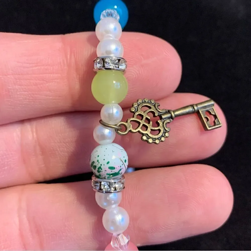 Handmade steetch beaded bracelet pearl key charm